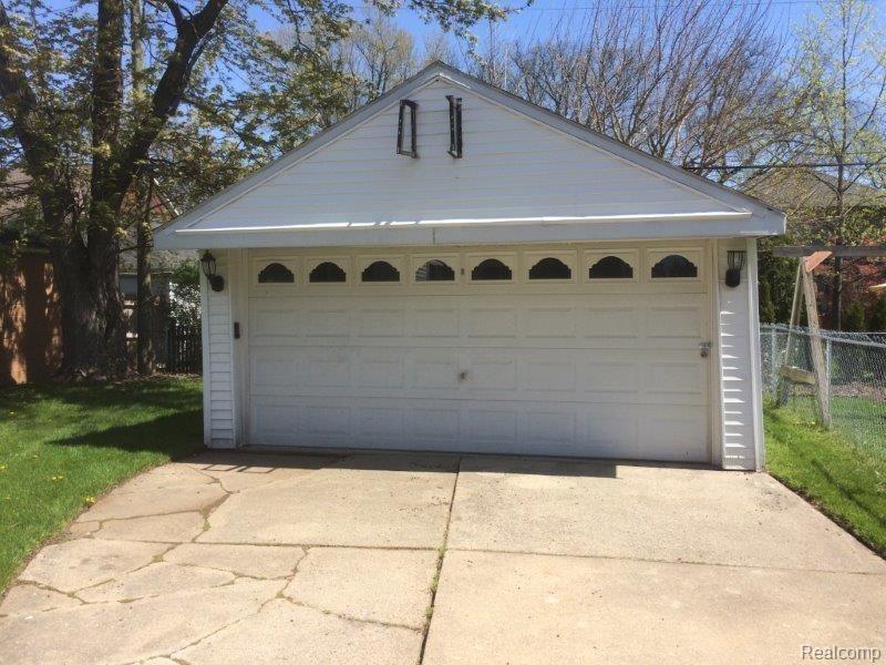 482 Fisher Road Grosse Pointe Farms, MI 48230 - Photo 8 of 15