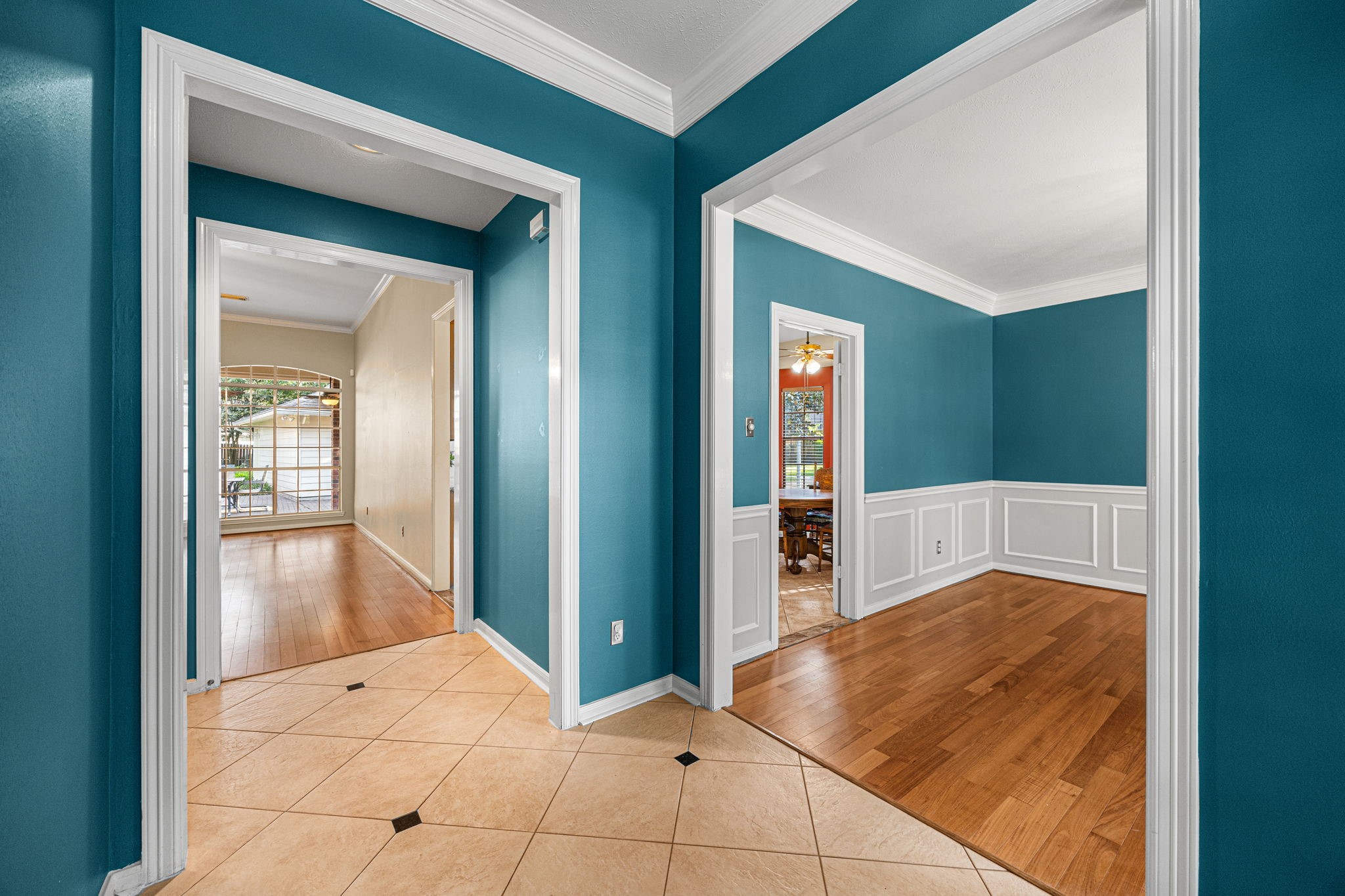 1102 Wood Fern Drive Sugar Land, TX 77479 - Photo 9 of 43 a view of an entryway