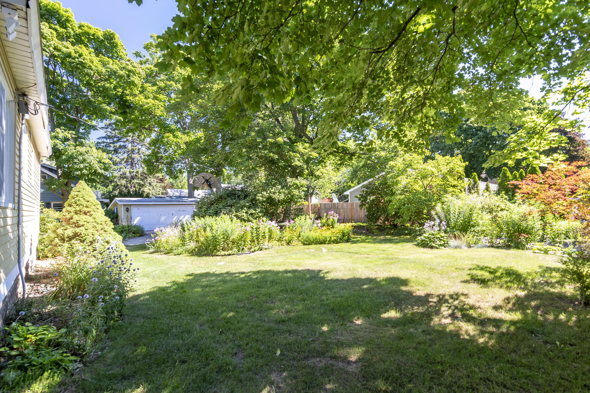 623 Lugers Road Holland, MI 49423 - Photo 8 of 39 623 Luger-11