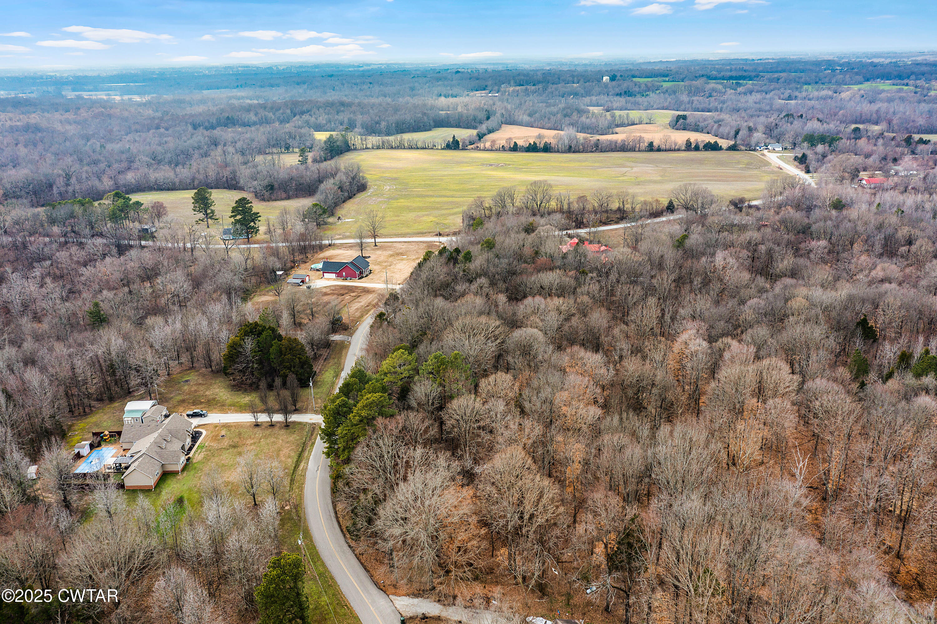 44 Lake Hayes Estates Road Trenton, TN 38382 - Photo 6 of 29 a view of a city
