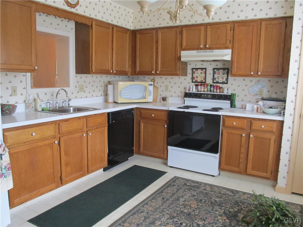 316 Mickley Road Whitehall, PA 18052 - Photo 7 of 11 Gallery Image 7