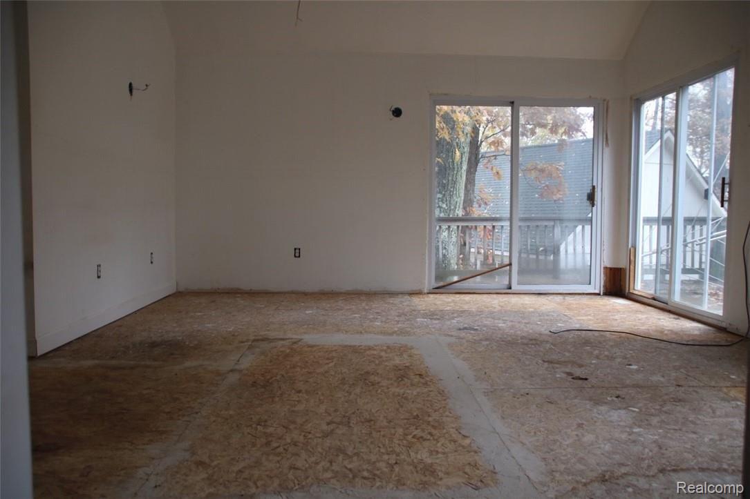 6854 Big Trail Road Holly, MI 48442 - Photo 10 of 23 Master Bedroom