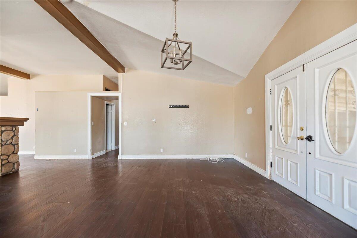 22453 Aloha Road Perris, CA 92570 - Photo 18 of 49 18-Family Room