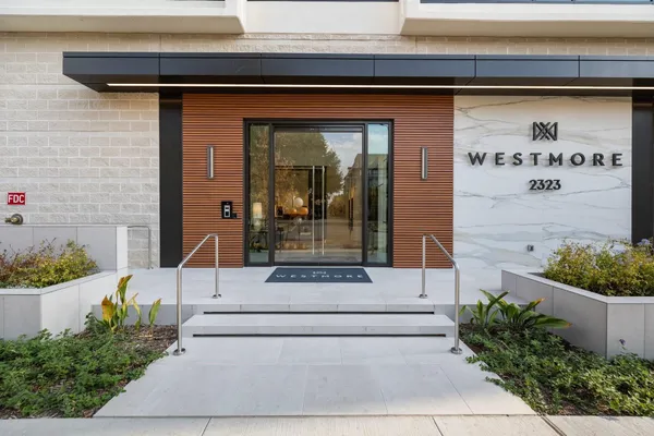 $795,000 | 2323 West Main Street, Unit 305, Houston, TX 77098