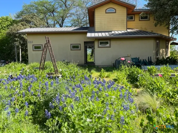 $1,825 | 121 Butler Lane, Martindale, TX 78655
