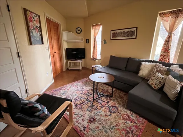 $1,825 | 121 Butler Lane, Martindale, TX 78655