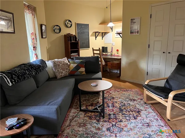 $1,825 | 121 Butler Lane, Martindale, TX 78655