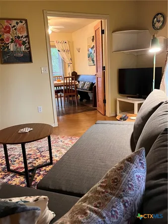 $1,825 | 121 Butler Lane, Martindale, TX 78655