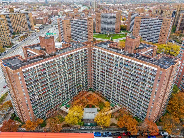 a picture of city view