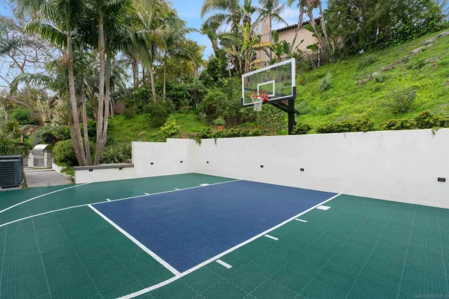 a view of a tennis court