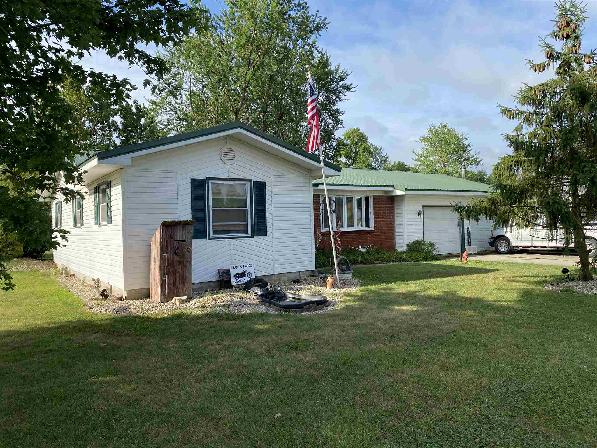 140 Spring Street Geneva, IN 46740 - Photo 1 of 15 Gallery Image 1