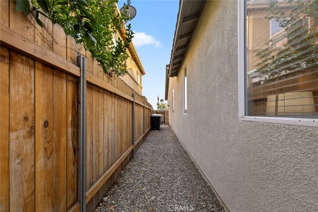 a view of a pathway of a house