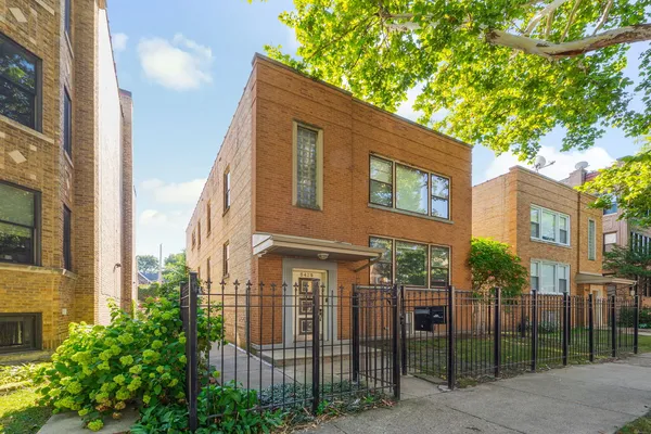 $1,600 | 5429 North Kimball Avenue, Unit 1, Chicago, IL 60625