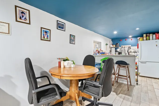 $349,000 | 1182 South Taylor Avenue, Oak Park, IL 60304