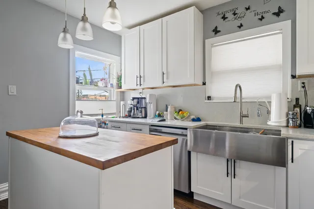 $349,000 | 1182 South Taylor Avenue, Oak Park, IL 60304