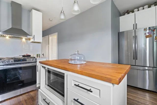 $349,000 | 1182 South Taylor Avenue, Oak Park, IL 60304