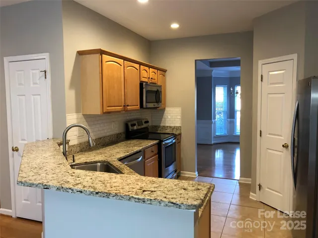 $2,900 | 10938 Chamberlain Hall Court, Charlotte, NC 28277