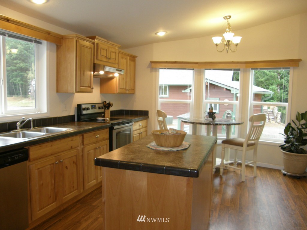 5023 Wishkah Road Aberdeen, WA 98520 - Photo 2 of 21 Gallery Image 2