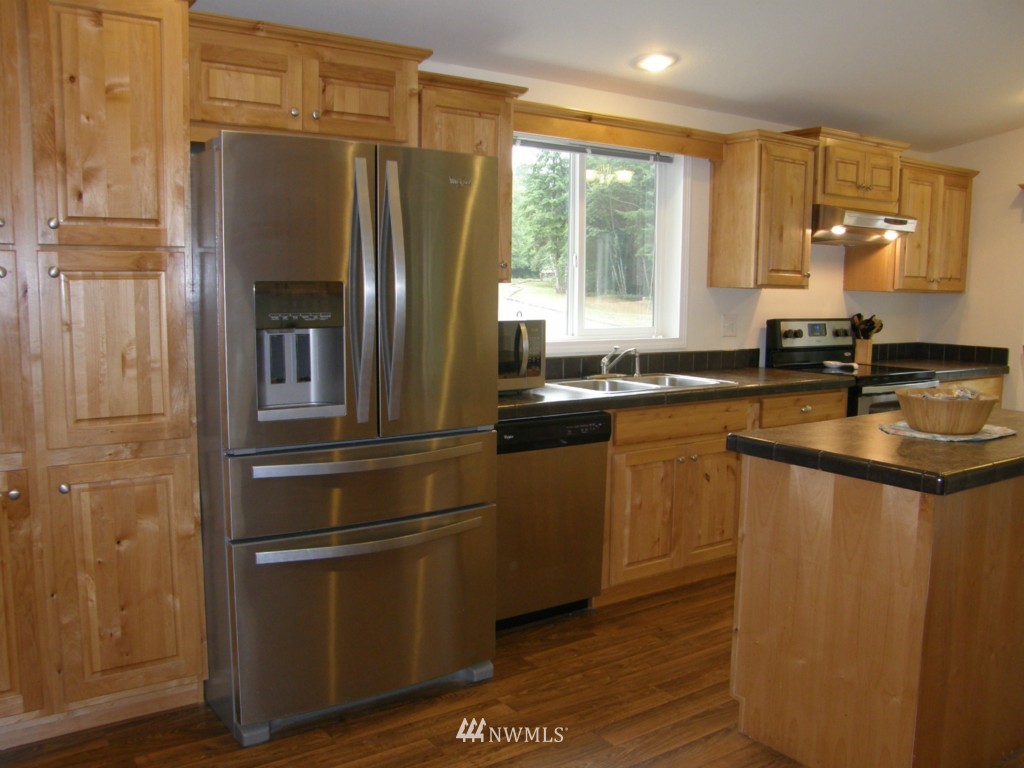 5023 Wishkah Road Aberdeen, WA 98520 - Photo 3 of 21 Gallery Image 3