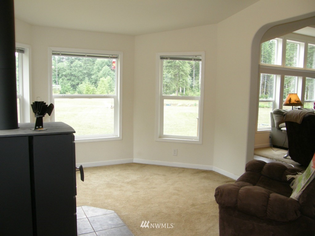 5023 Wishkah Road Aberdeen, WA 98520 - Photo 6 of 21 Gallery Image 6