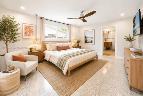 $950,000 | 14001 South Biscayne River Drive, Miami, FL 33161