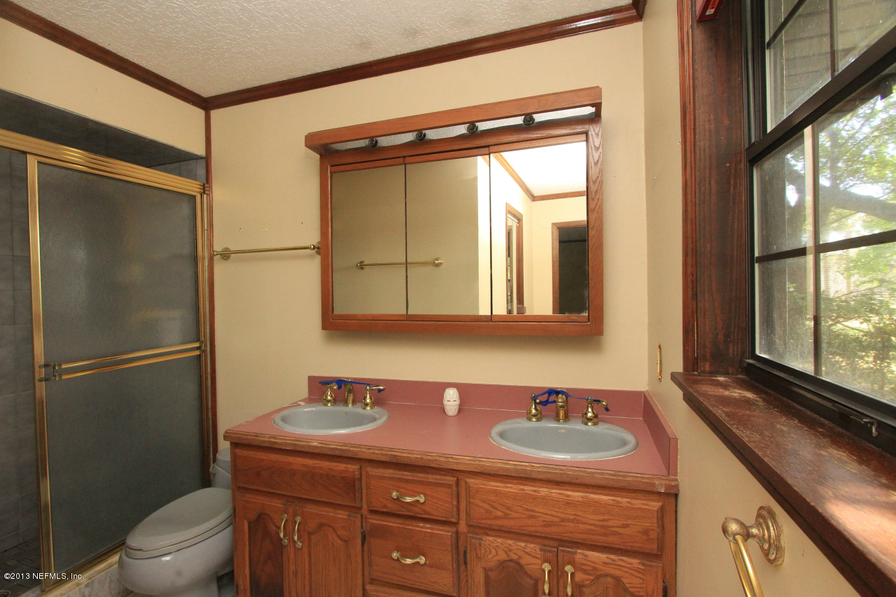 15521 Bream Road Jacksonville, FL 32226 - Photo 12 of 27 Master Bathroom