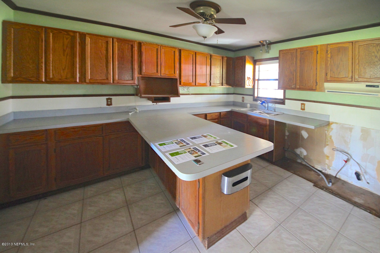 15521 Bream Road Jacksonville, FL 32226 - Photo 9 of 27 Kitchen