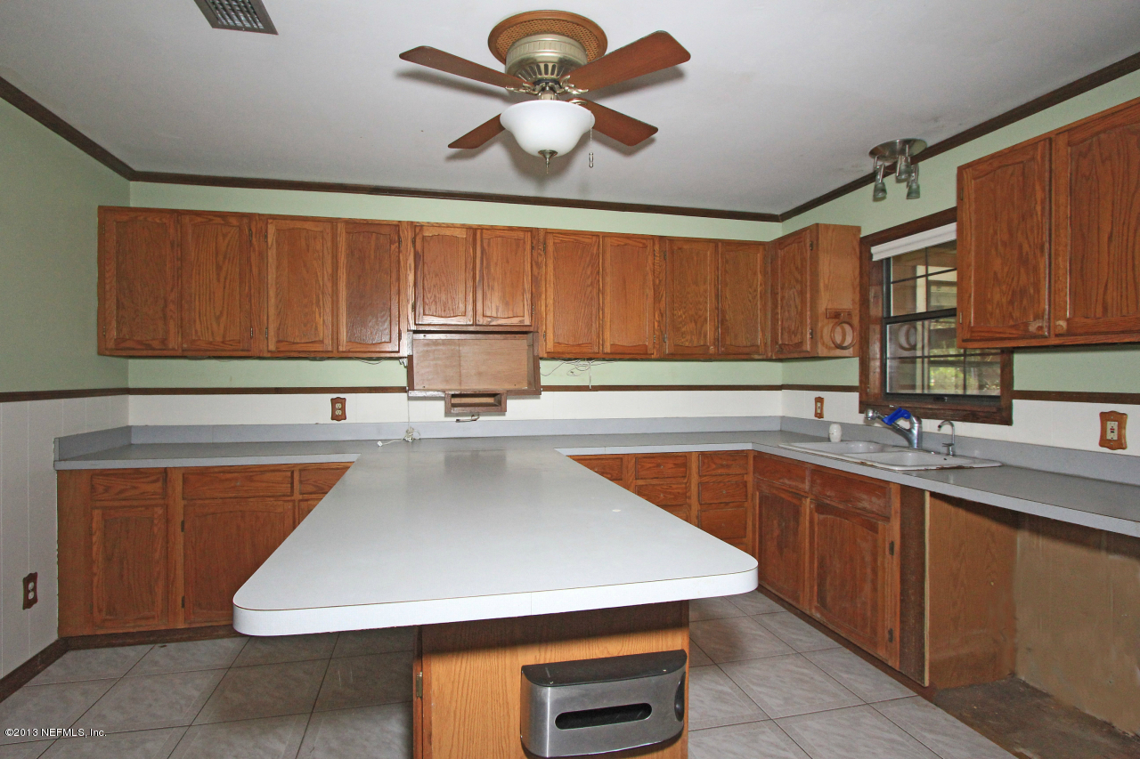 15521 Bream Road Jacksonville, FL 32226 - Photo 10 of 27 Kitchen 2