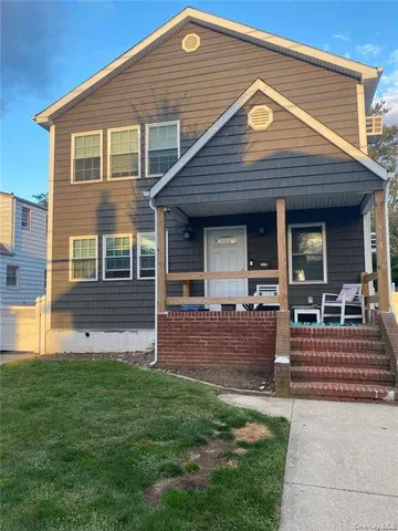 $3,900 | 614 Monroe Boulevard, Unit MAIN, Long Beach, NY 11561