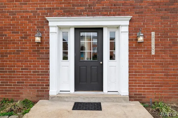 $525,000 | 10068 Puttington Drive, St. Louis, MO 63123