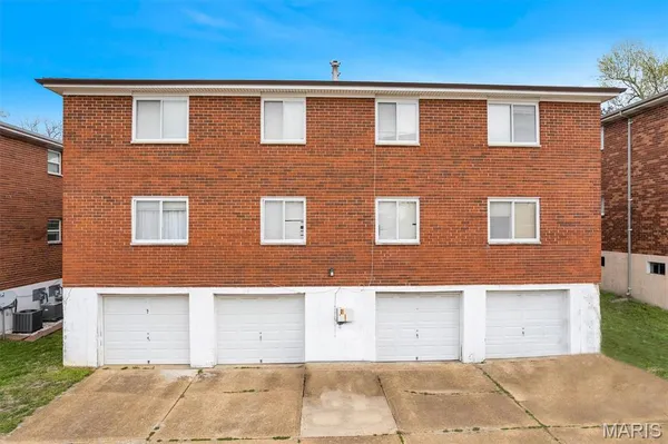 $525,000 | 10068 Puttington Drive, St. Louis, MO 63123