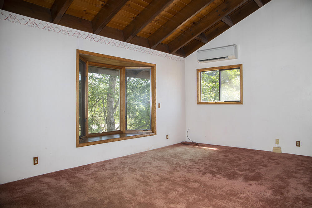 6016-6110 West Side Road Cave Junction, OR 97523 - Photo 27 of 67 11 Inside House14