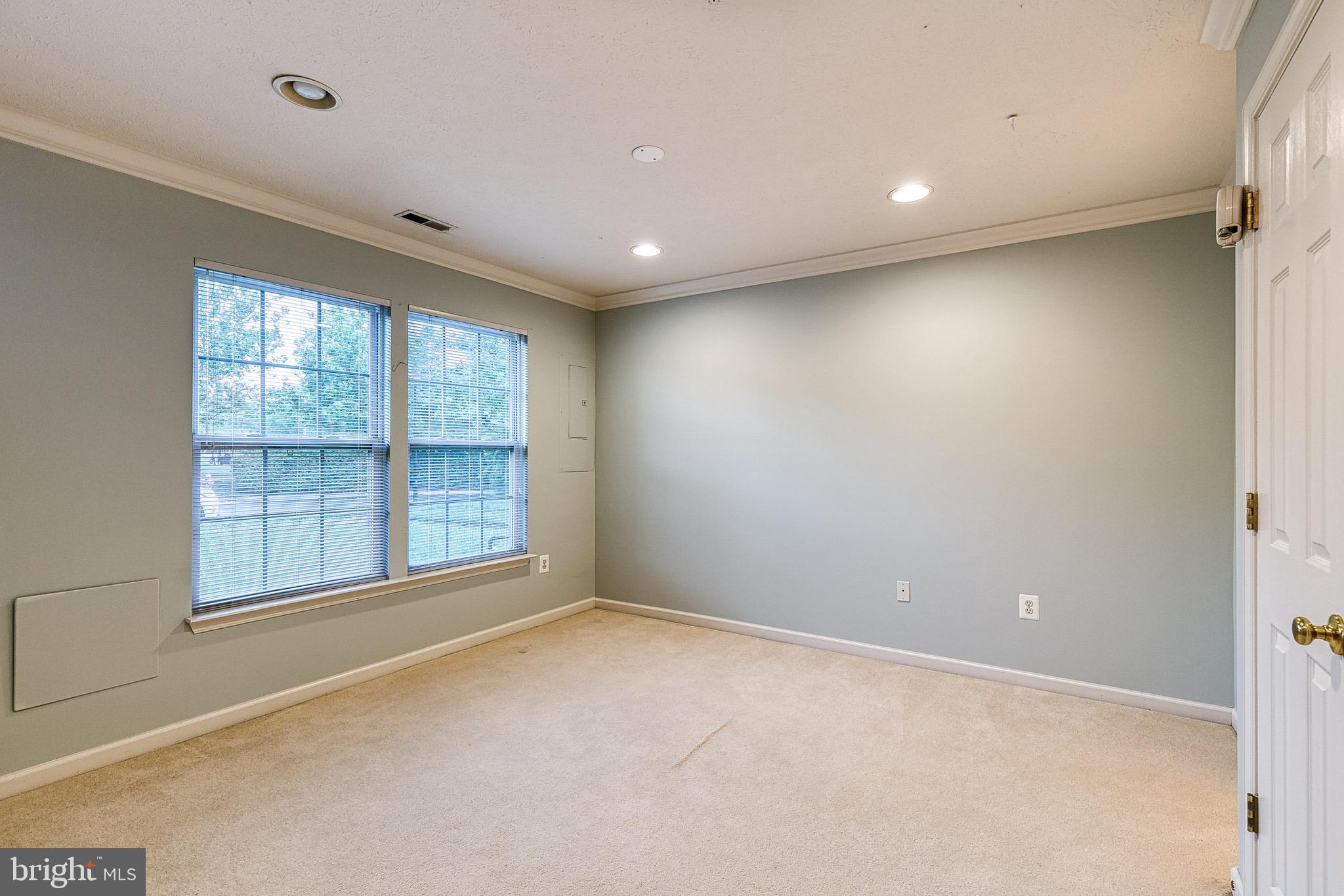 9723 Leasdale Road Rosedale, MD 21237 - Photo 5 of 38 Gallery Image 5