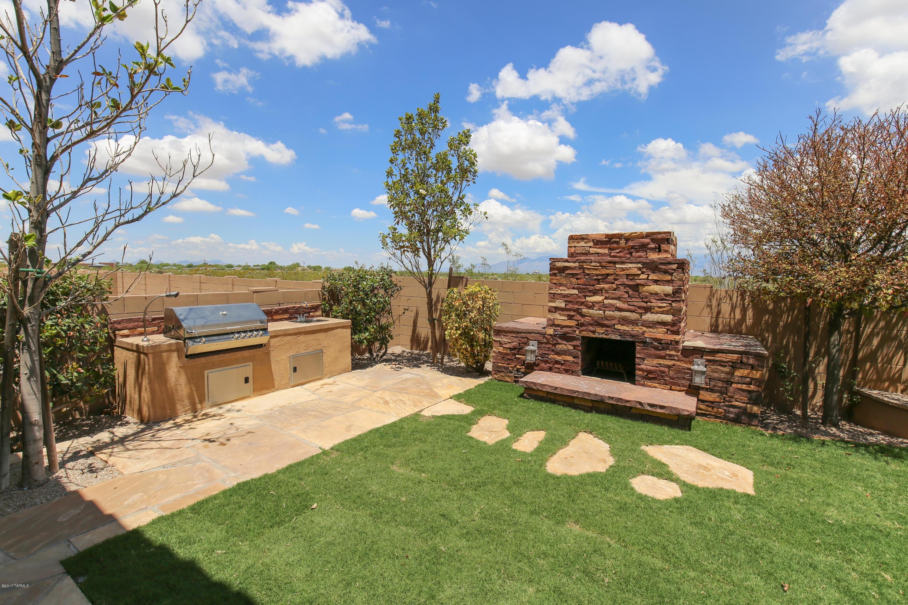 10457 East Rita Ranch Crossing Circle Tucson, AZ 85747 - Photo 2 of 34