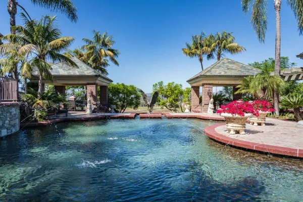 a view of yard and patio