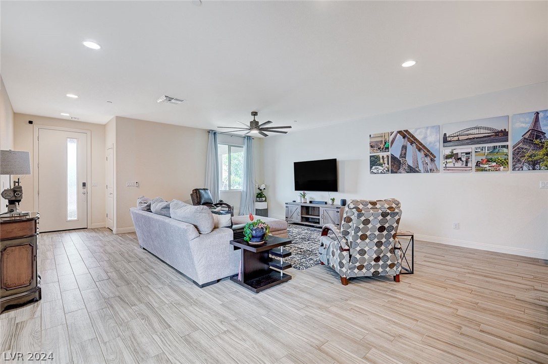 1039 East Sunset Road Henderson, NV 89011 - Photo 10 of 92 Gallery Image 10