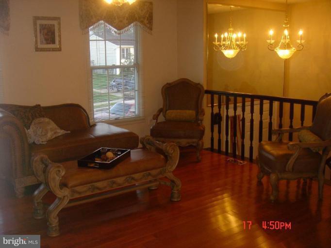 2314 Crossett Road Rosedale, MD 21237 - Photo 7 of 23 Living Room