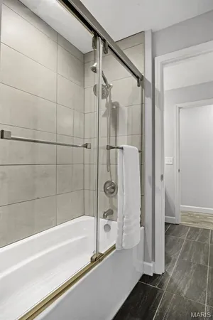 $2,300 | 4250 Lindell Boulevard, Unit A, St. Louis, MO 63108