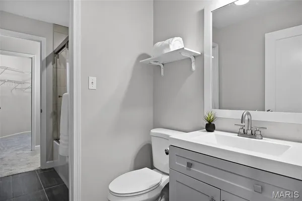 $2,300 | 4250 Lindell Boulevard, Unit A, St. Louis, MO 63108