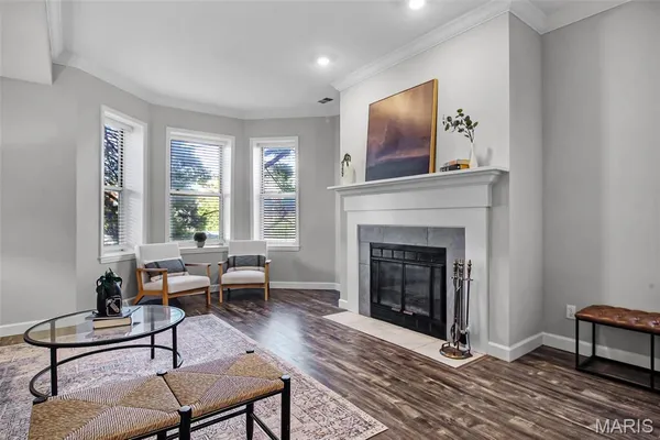 $2,300 | 4250 Lindell Boulevard, Unit A, St. Louis, MO 63108