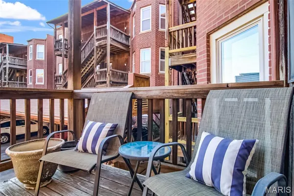 $2,300 | 4250 Lindell Boulevard, Unit A, St. Louis, MO 63108