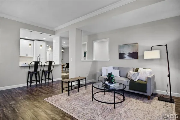 $2,300 | 4250 Lindell Boulevard, Unit A, St. Louis, MO 63108