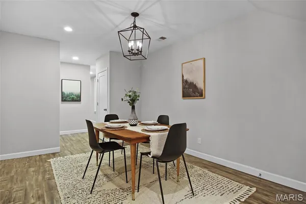 $2,300 | 4250 Lindell Boulevard, Unit A, St. Louis, MO 63108