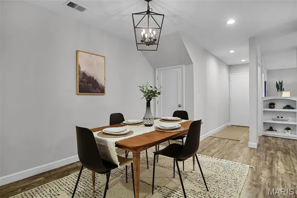 $2,300 | 4250 Lindell Boulevard, Unit A, St. Louis, MO 63108