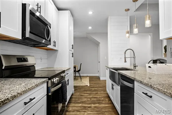 $2,300 | 4250 Lindell Boulevard, Unit A, St. Louis, MO 63108