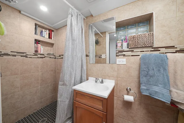 $324,900 | 4350 West Shakespeare Avenue, Chicago, IL 60639