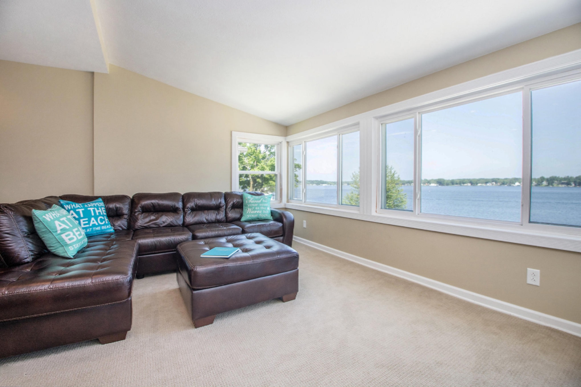 7767 Forest Beach Road Watervliet, MI 49098 - Photo 8 of 33 Living Room