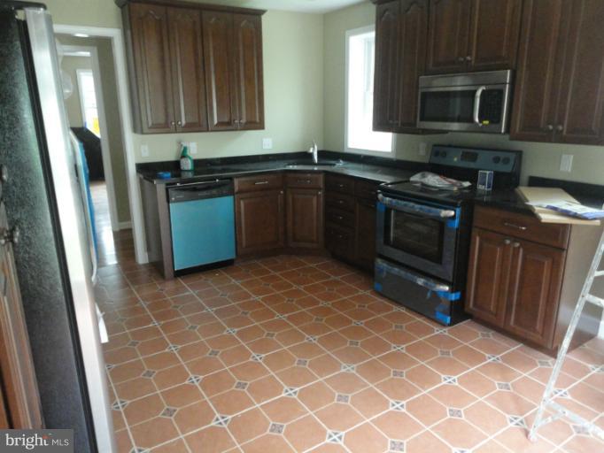 26545 Ridge Road Damascus, MD 20872 - Photo 14 of 30 Kitchen