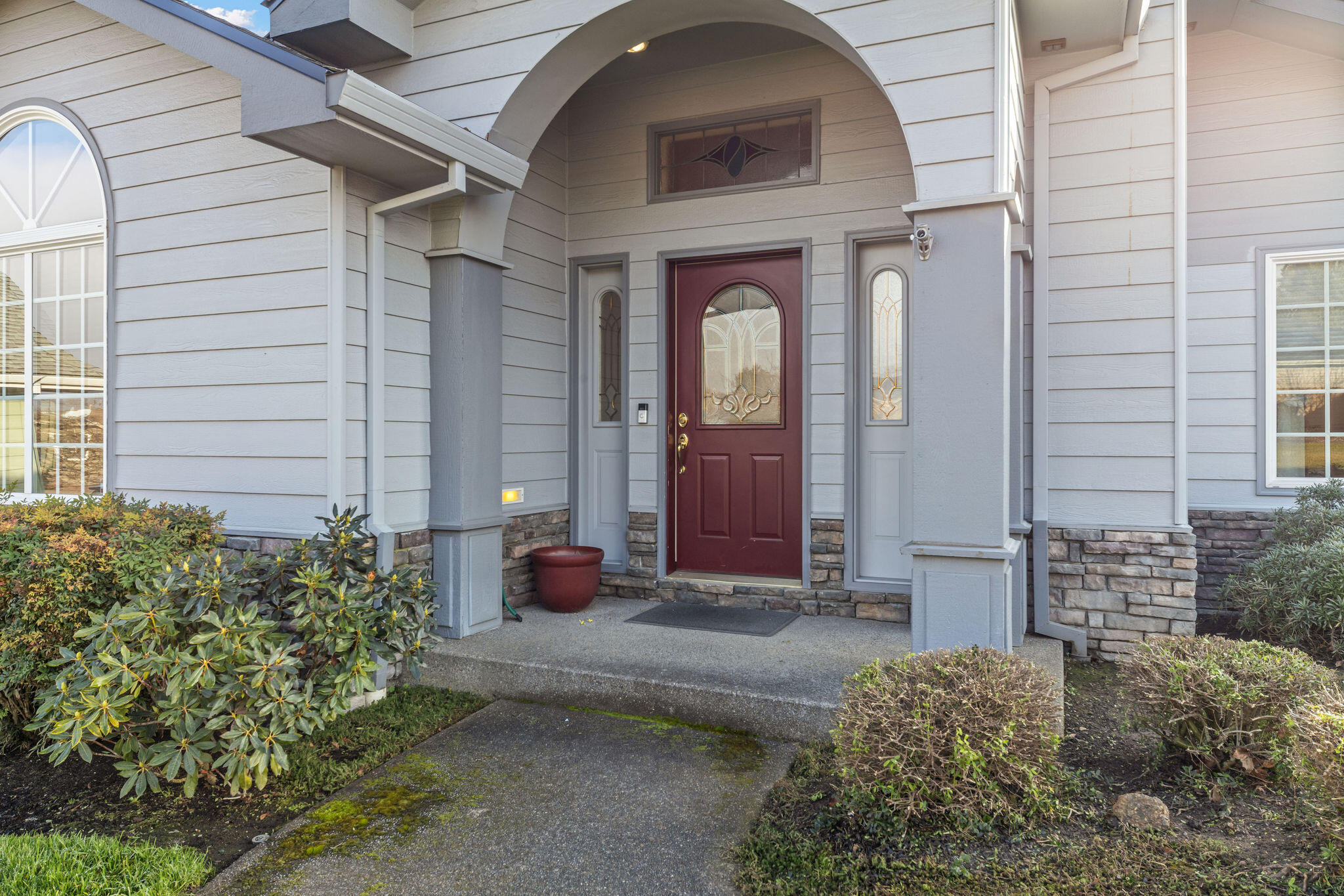 1568 Ridge Way Medford, OR 97504 - Photo 2 of 38 079A5748