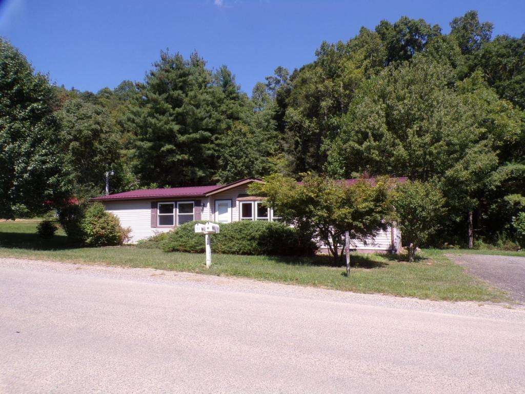 360 Corner Road Mountain City, TN 37683 - Photo 2 of 24 Photo 2
